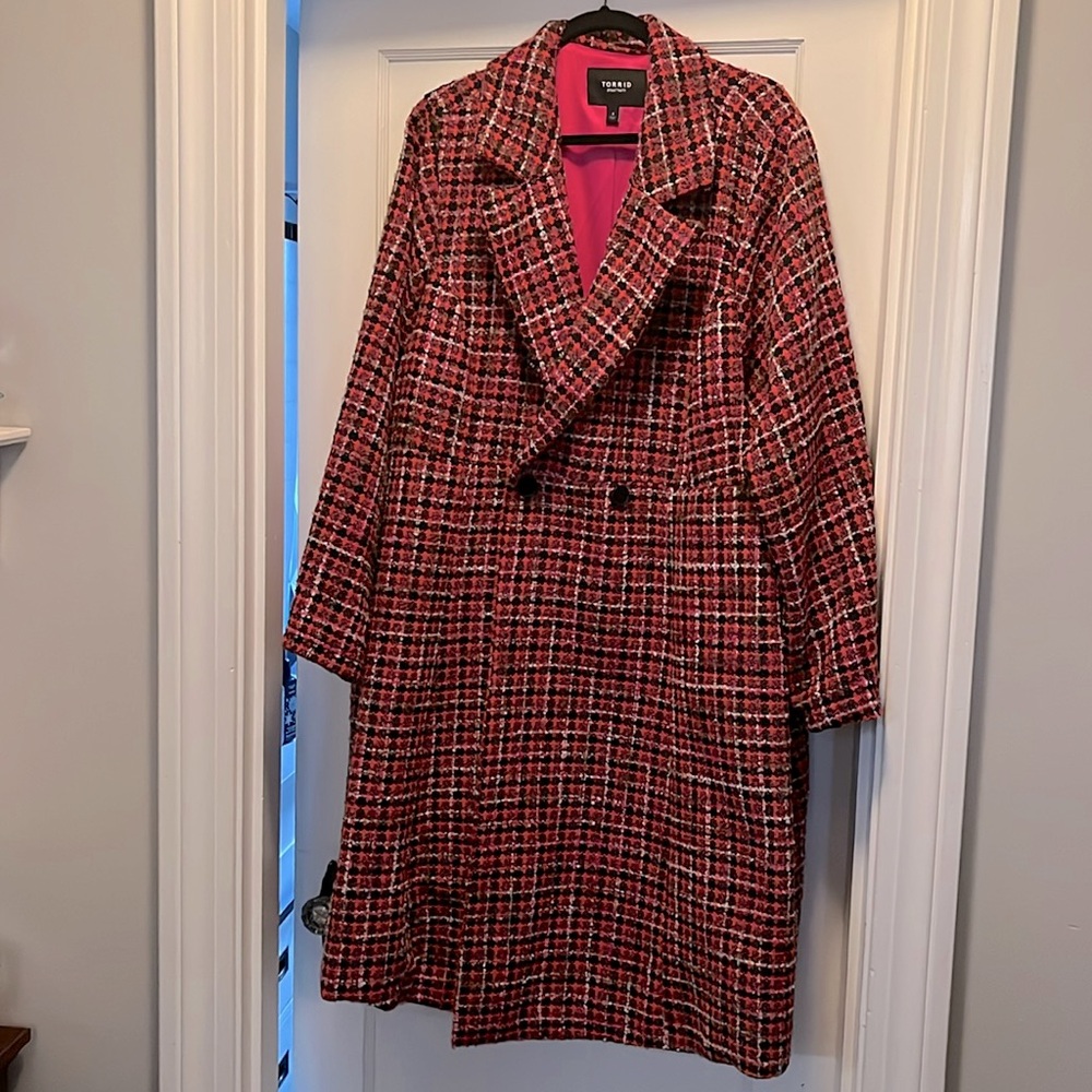 LIKE NEW Torrid Women’s Pink Plaid Boucle Statement Pea Coat Plus Size 4 26/28